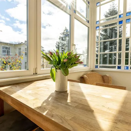 Kaiserbad-heringsdorf-exklusives-ferienappartement-salon * 제바트헤링스도르프